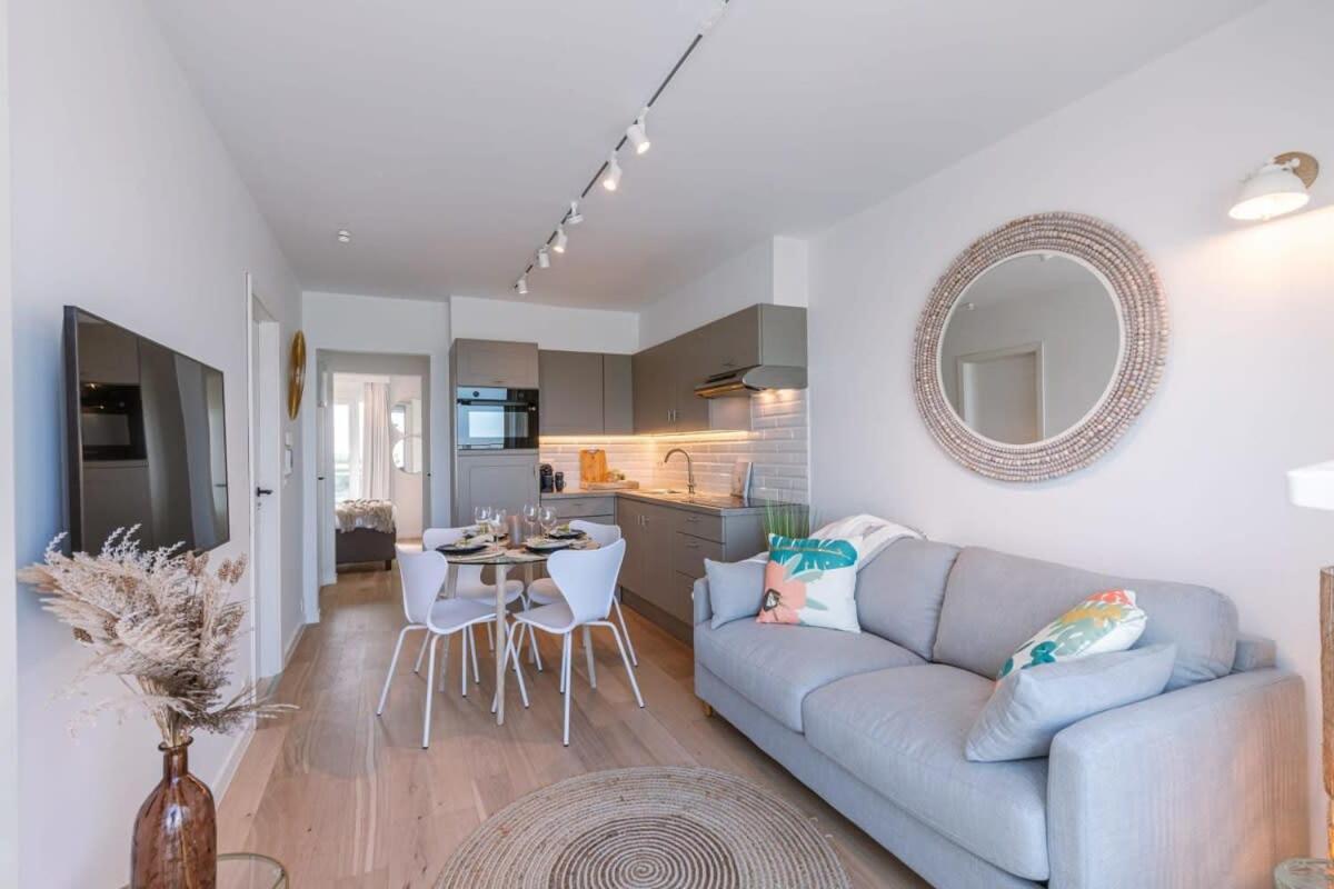 Huswell - Stunning Seafront Apartment 克诺克－海斯特 外观 照片