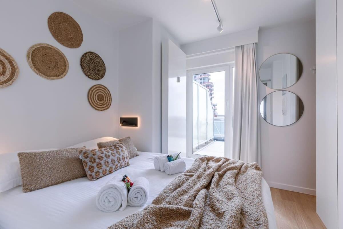Huswell - Stunning Seafront Apartment 克诺克－海斯特 外观 照片