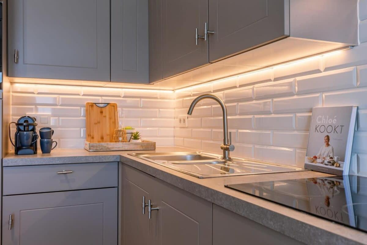 Huswell - Stunning Seafront Apartment 克诺克－海斯特 外观 照片